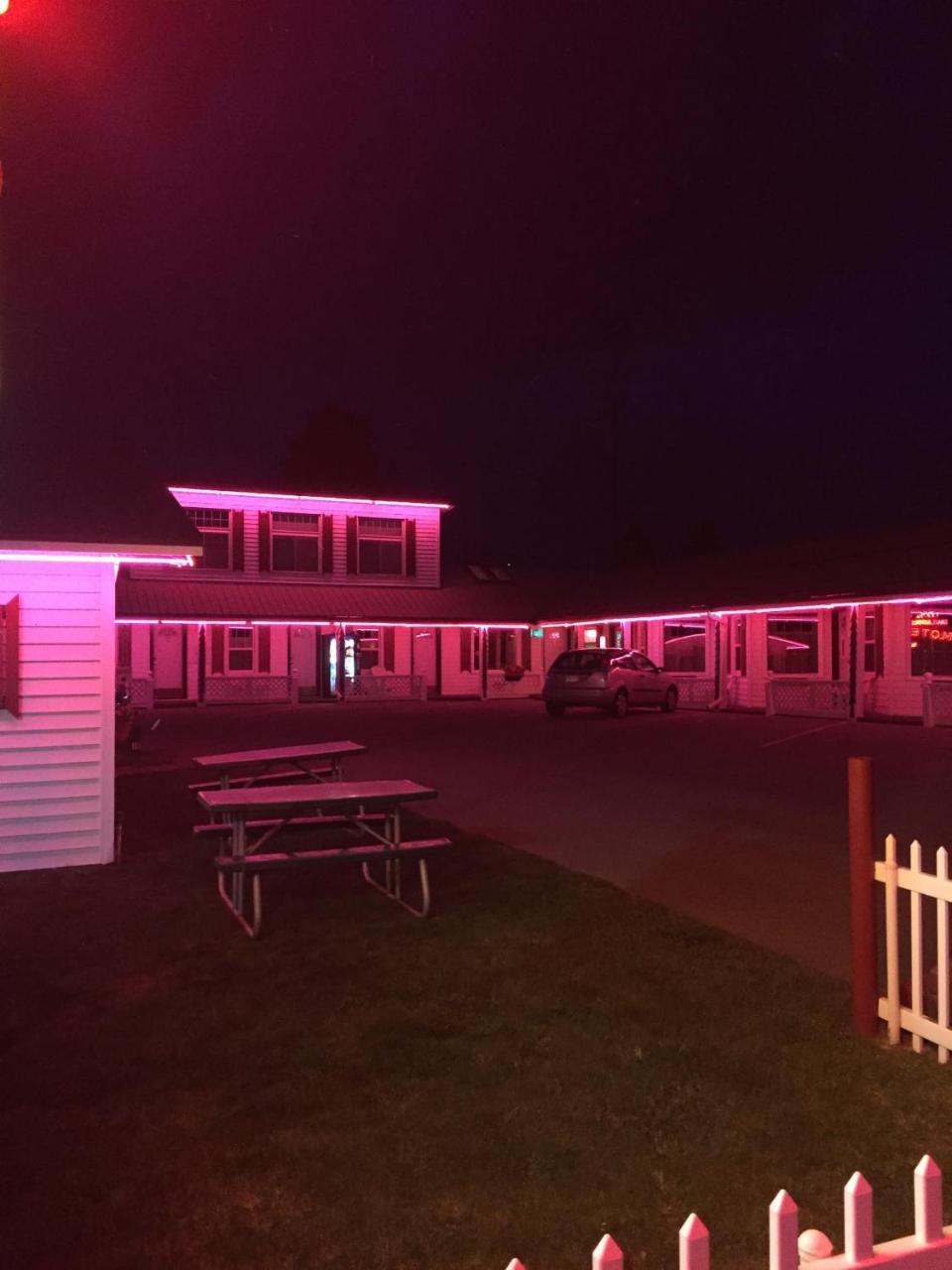Trail Riders Motel Granby Eksteriør billede